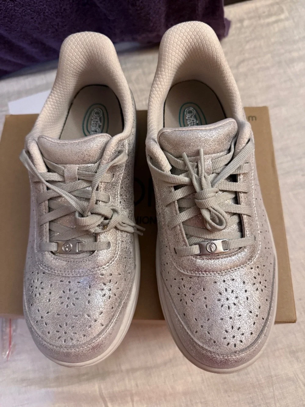 MISMATCHED / SPLIT-SIZE PAIR, Left Shoe-Size 9.5 Wide Right Shoe- 9W BRAND NEW